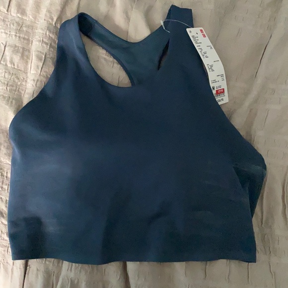 Sports bra never worn - Picture 1 of 2